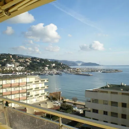 En Bord De Au Lavandou Avec Terrasse Et Vue Imprenable - Fr-1-308-170